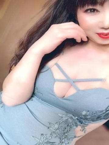 エメ 博多    川乃 愛華