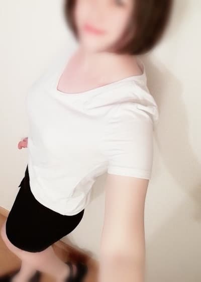 RERE GROUP (リリグループ)    新見 りん (30代)