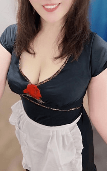    椎名 りさ (40代前半)