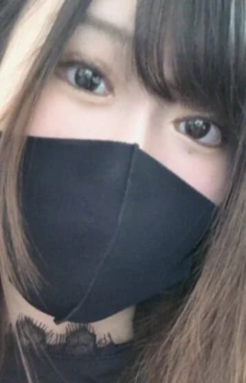 ルーブル 旧プラリネ    サラ (20代前半)