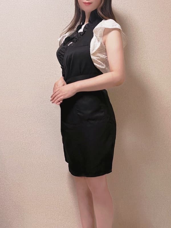 EMUe (エミュ)    桜木 いちか (40代半ば)