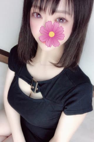 安達 るな