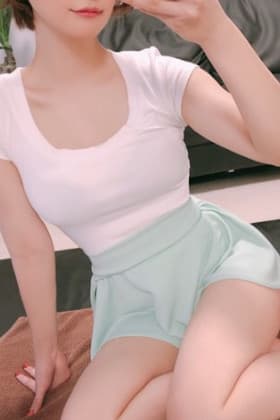 山本 れな
