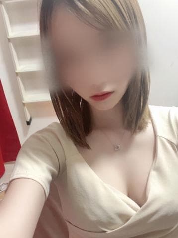 葵 莉々菜