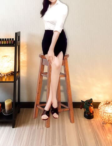 RERE GROUP (リリグループ)    香坂 すみれ (20代後半)