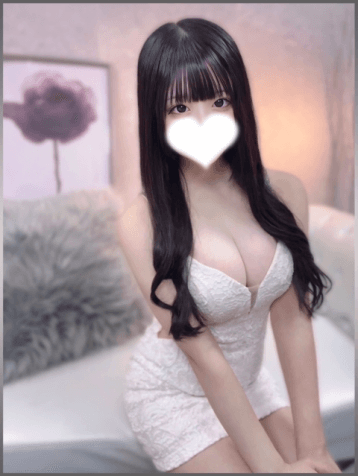 白川 ゆりあ