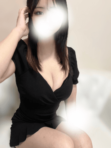 美里 ひな