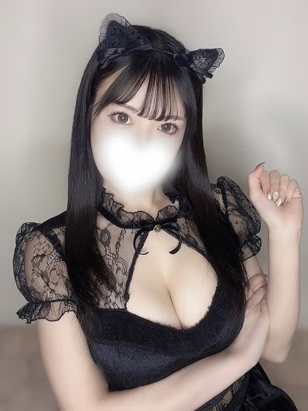 桃叶まりな