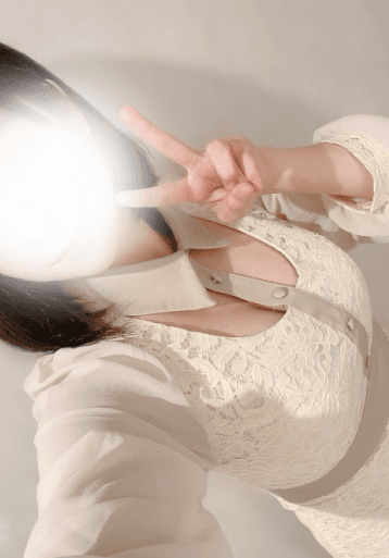 栄 ゆい