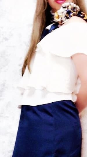 ＆More (アンドモア)    青山　えみり