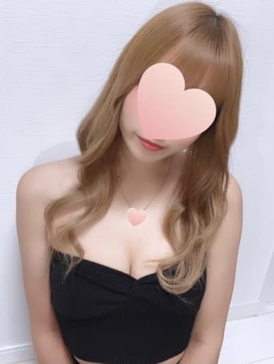 琥珀 れな