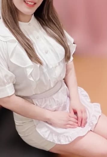    烏丸 あやめ (30代半ば)